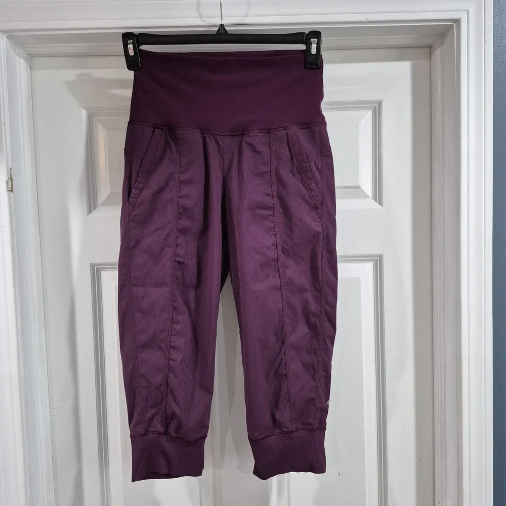 Lululemon In Flux Crop Womens 6 Maroon Dance Pants Capri Soft Waistband